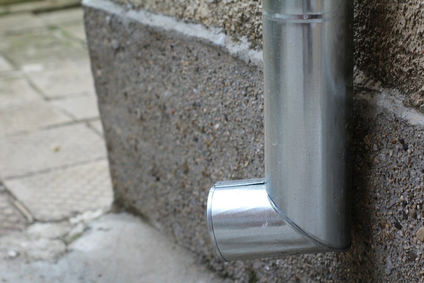 Gouttières en zinc, aluminium ou PVC : que choisir ?